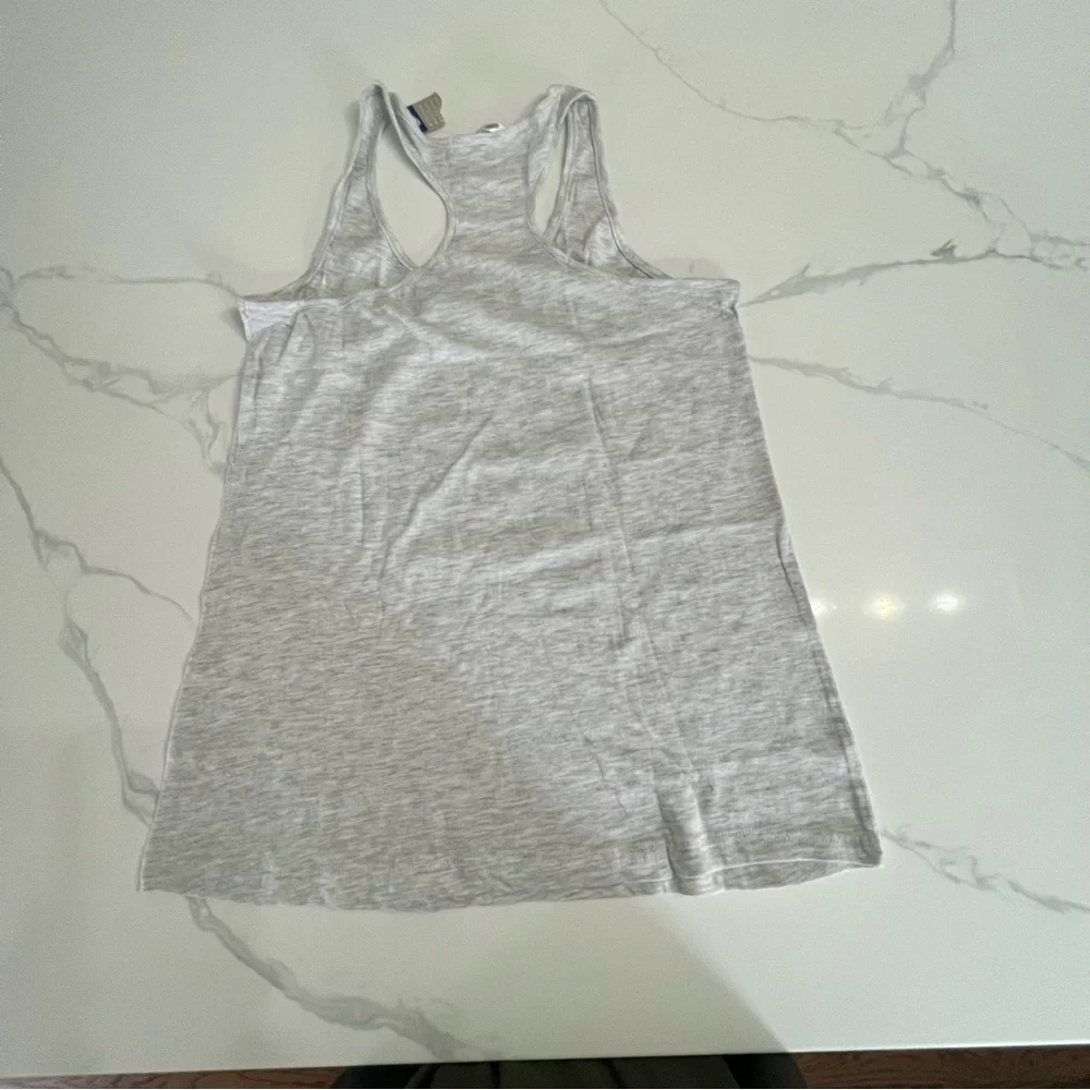 Woman’s gray tank top size medium - Picture 2 of 5